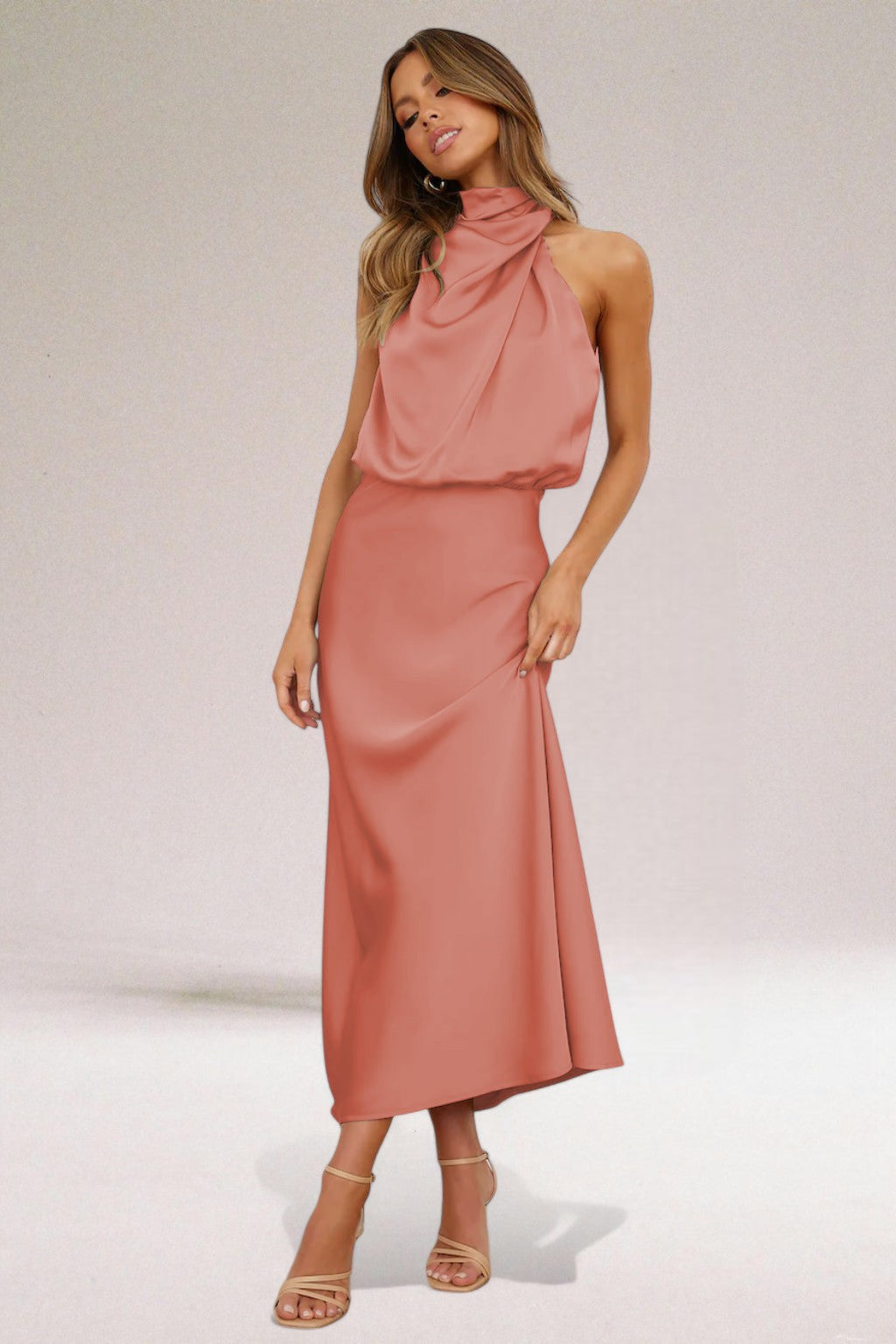 VALENTINA | Robe Élégante en Satin avec Détails Raffinés